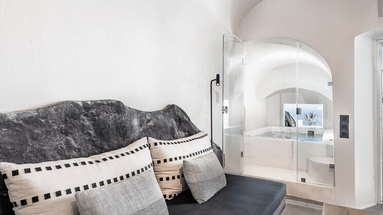 On The Rocks Santorini